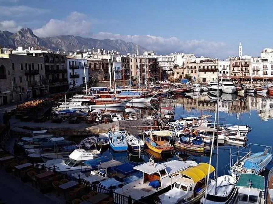 10 000 бачкат на черно в Кипър