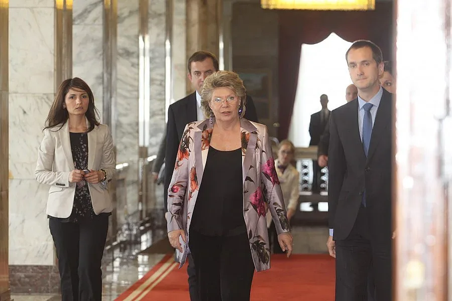 Рединг: Съгласна съм с всички граждани, които протестират