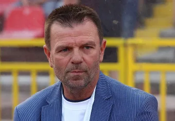 Стоянов заплаши Стойчо Младенов пред отбора
