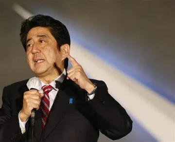 Абе: Ще загубим подкрепа, ако отменим реформите 