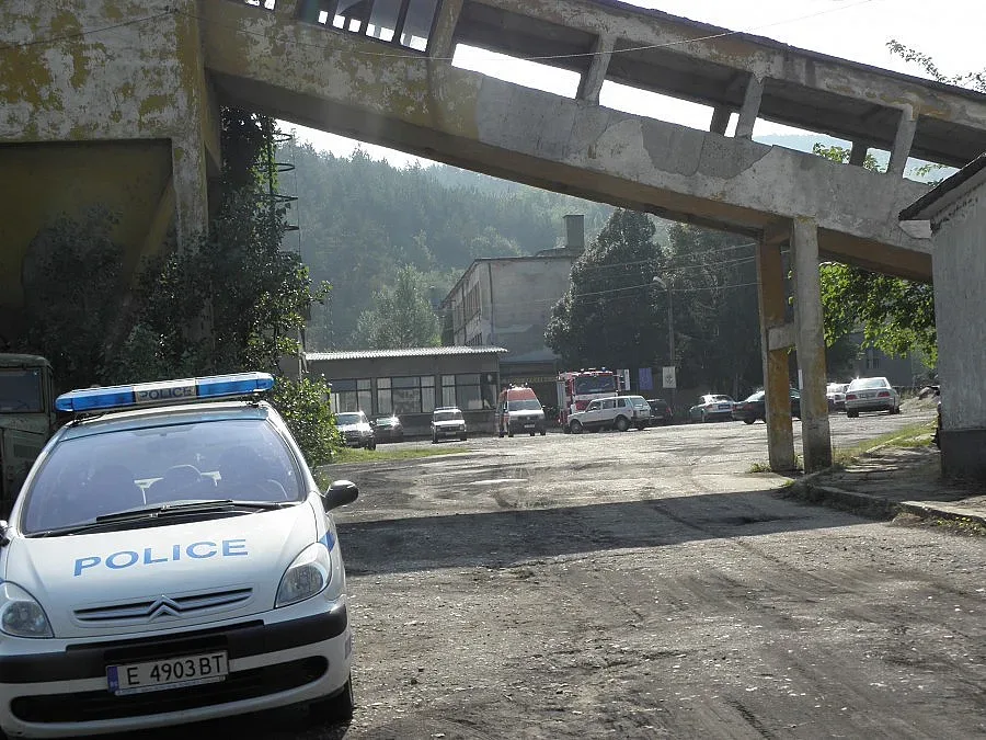 7-ми ден търсят миньорите в "Ораново"