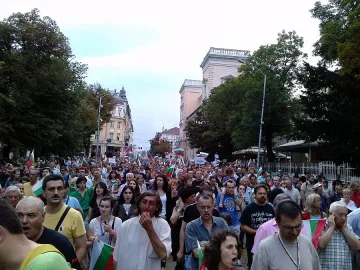 На живо: Недоволството води народа 38-ми ден 