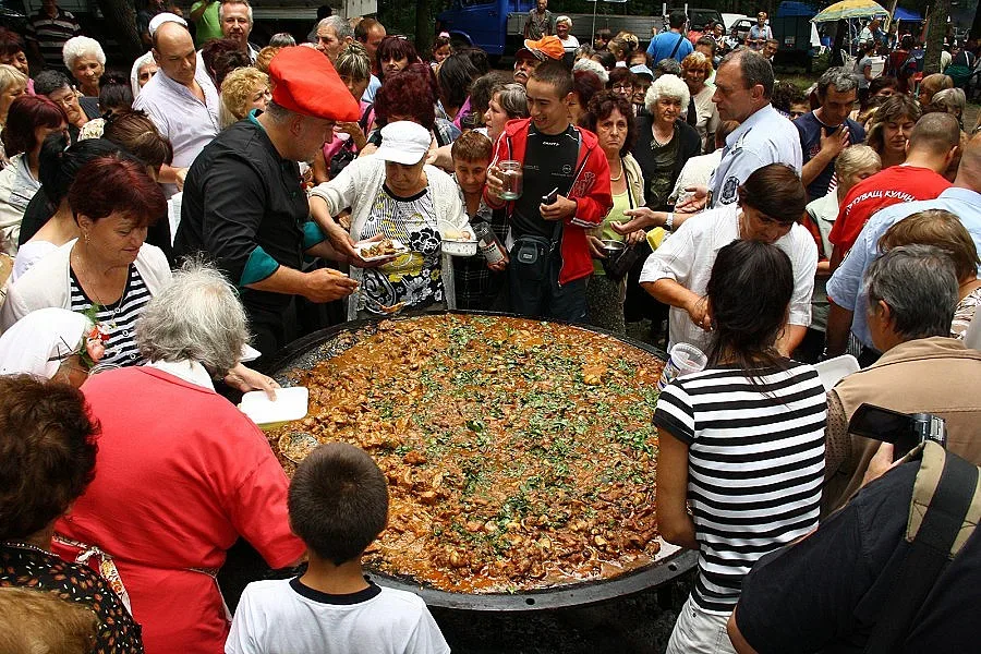 Ути сготви илинденския курбан в Исперих