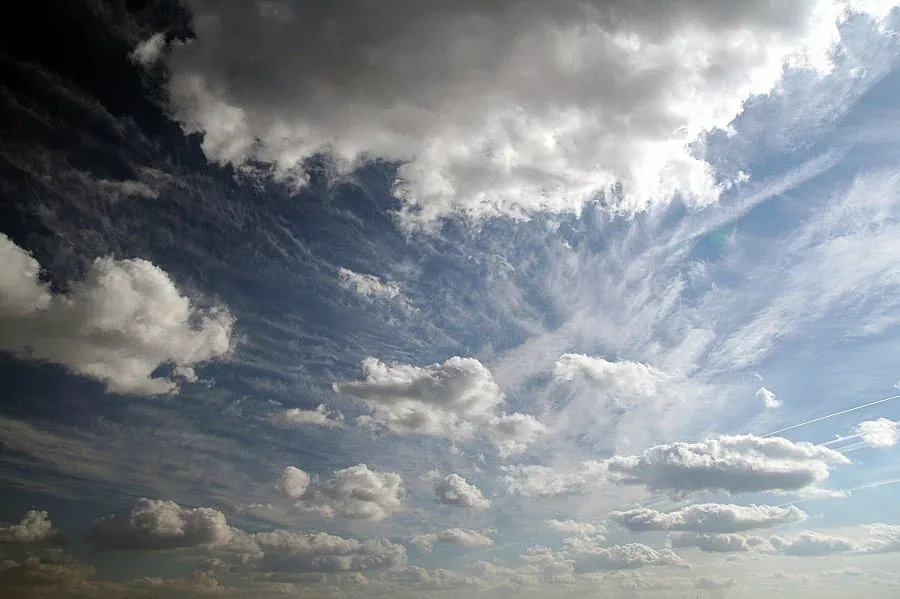 Времето утре: ще продължи да прониква по-хладен въздух