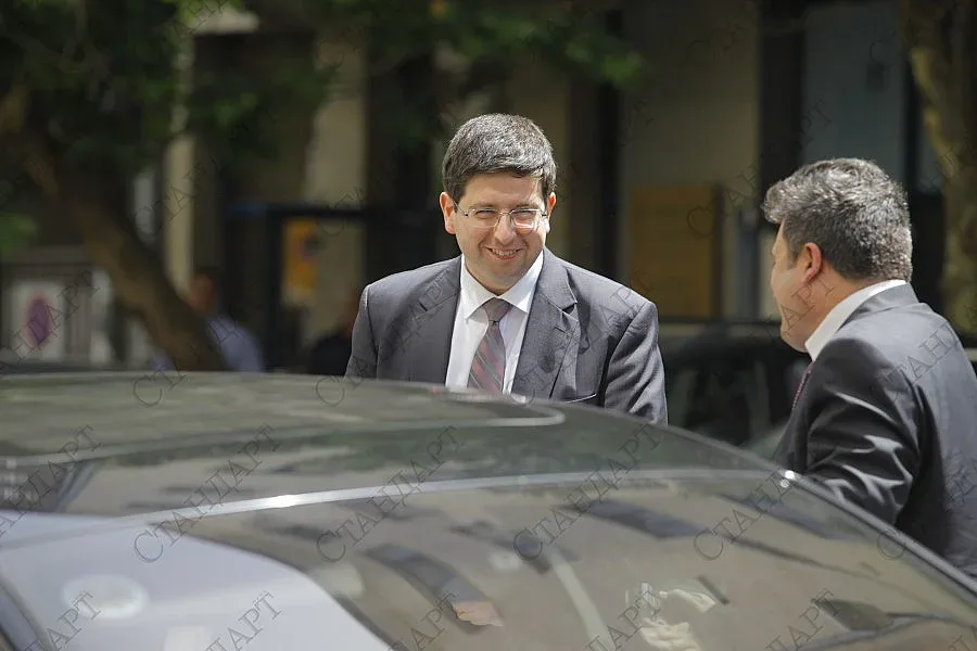 Министър Чобанов: Новият дълг от 1 млрд. - буфер в Бюджет 2013