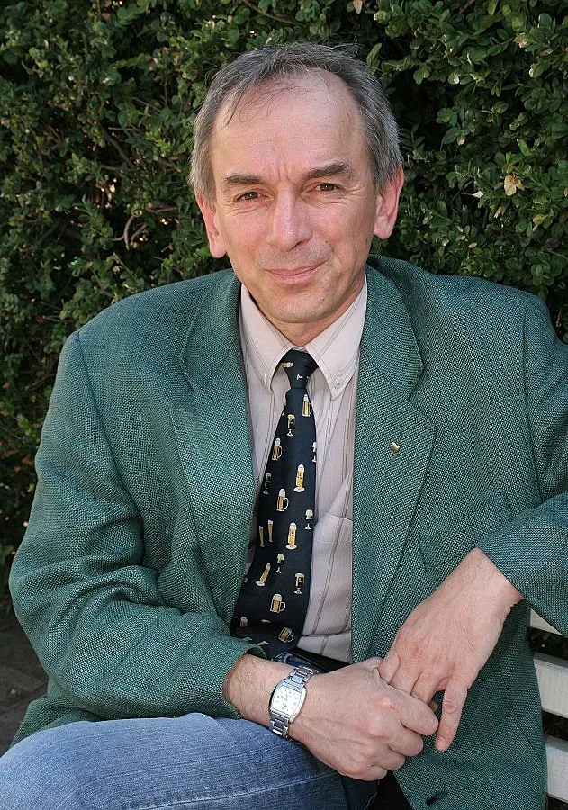 Георги Гълов: Не махмурлукът мъчи, а простотията