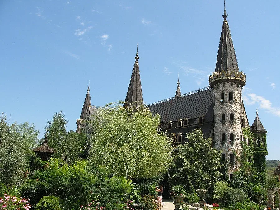 Замък до Созопол е летен хит