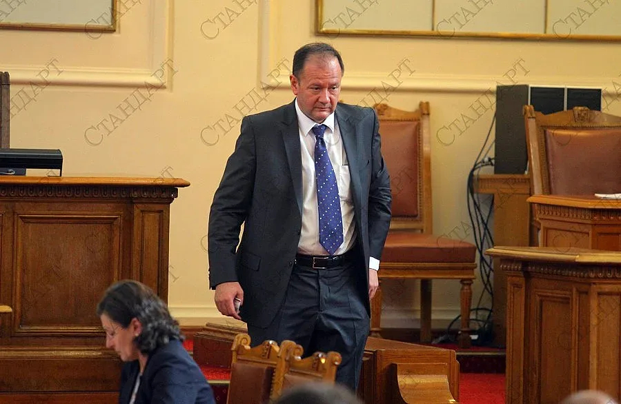 Парламентът ще има ваканция, но къса