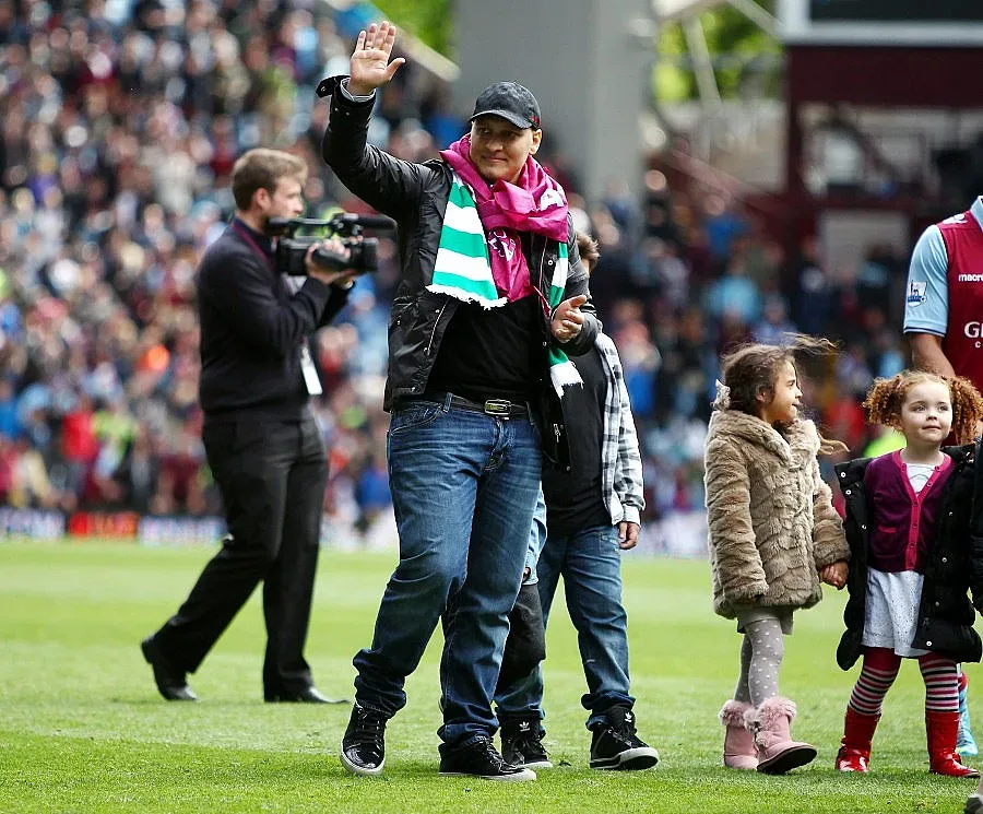 СНИМКИ: Стенли дебютира с успех като треньор