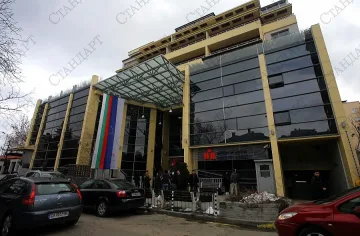 Бунтар по душа поема Агенцията по вписванията