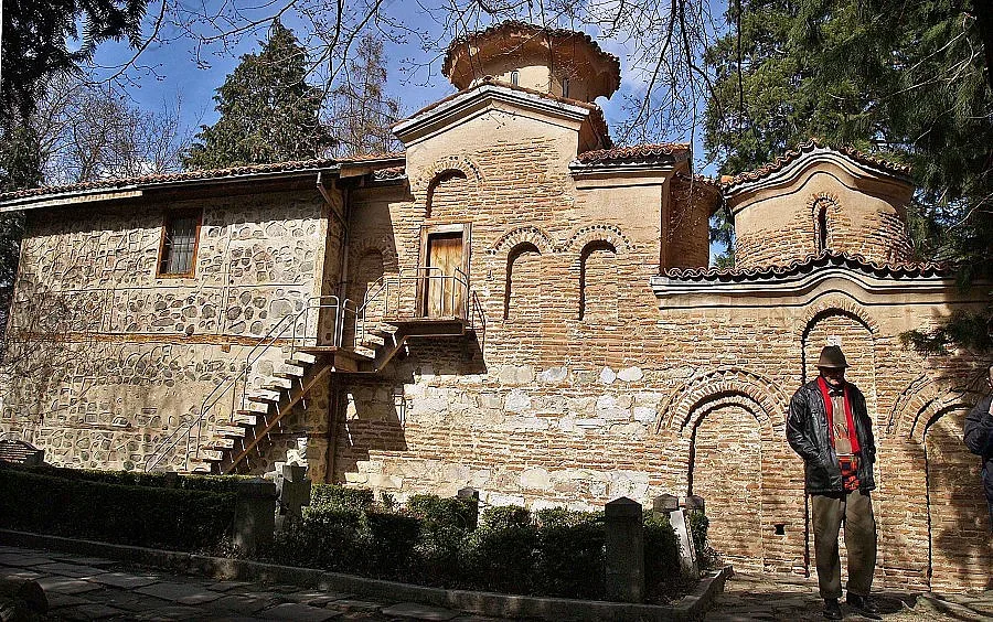 Църква и държава в спор за имоти