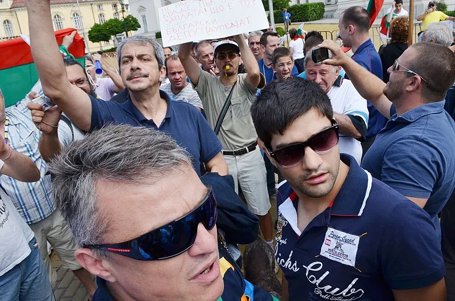 Арестуваха Бисер Петното и още 13