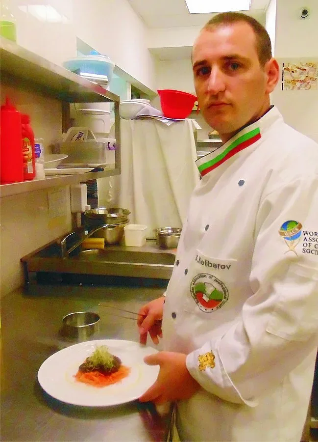 Слави готви супа с азот