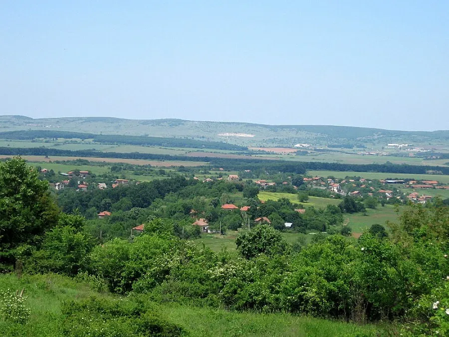 Събраха половин тон боклук от историческа местност