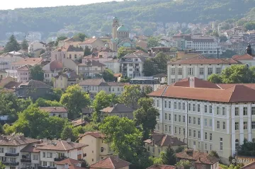 Закриват училището на Ангел Каралийчев и Антон Дончев