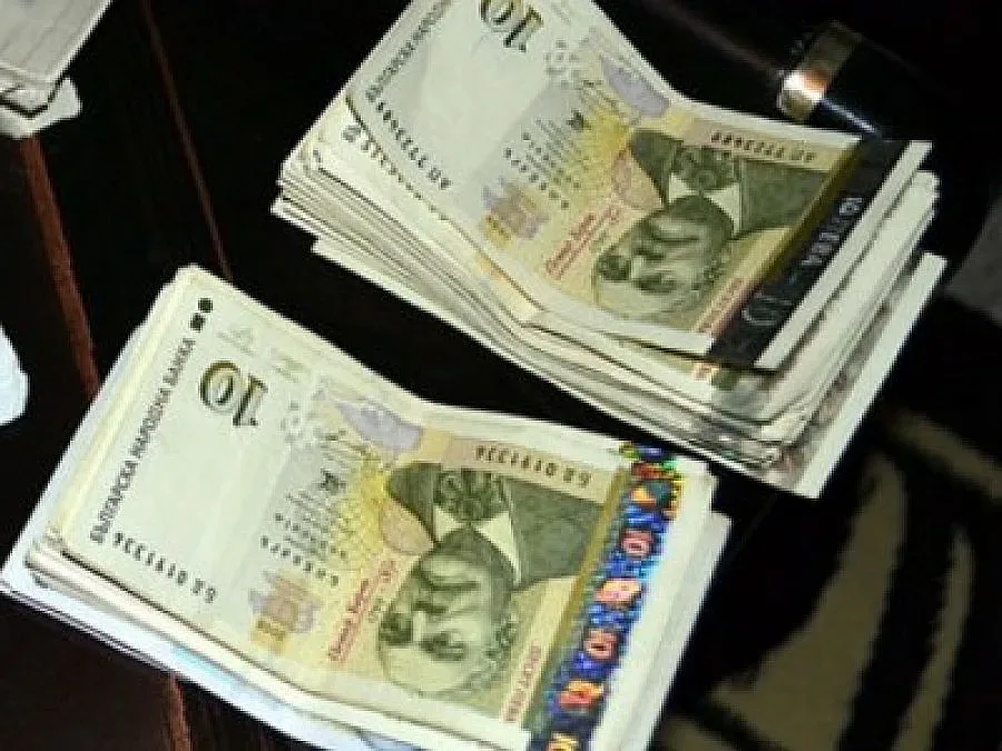 Условна присъда за крадлива пощаджийка