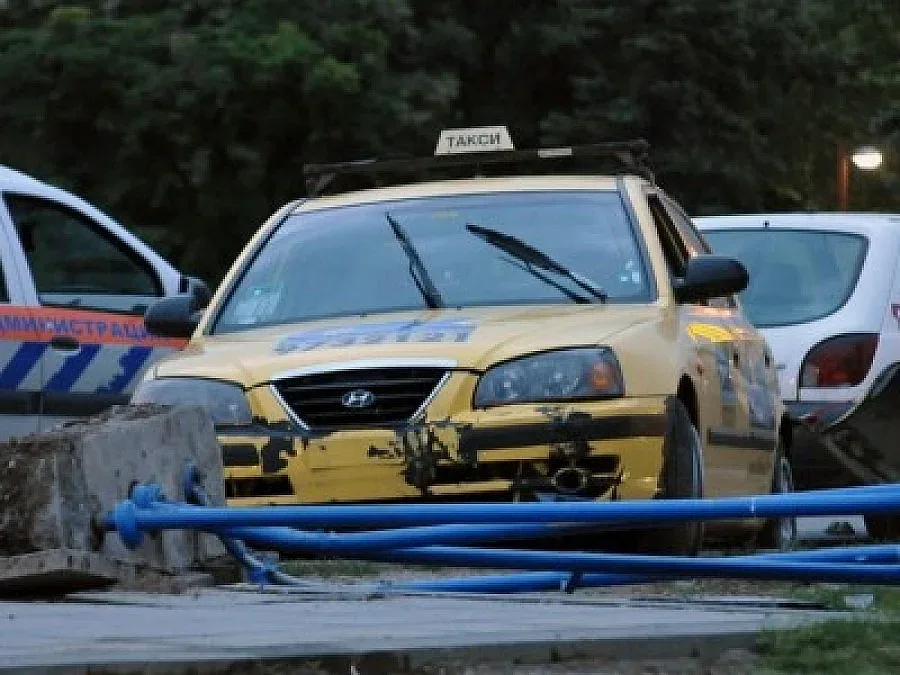 Таксиджията от катастрофата на "Цариградско" остава в ареста 