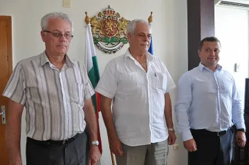 Зам.-областен реши да си остане на село 