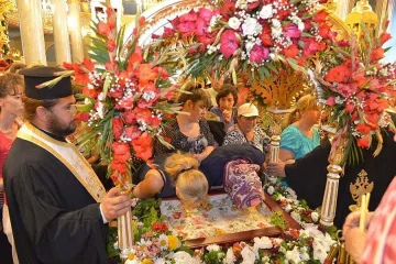 Пловдив посрещна одеждите на света Петка