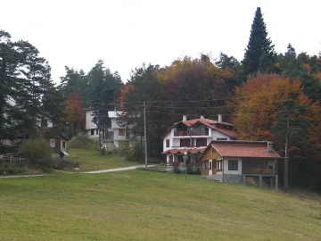 Забраниха строежи на пещерски курорт