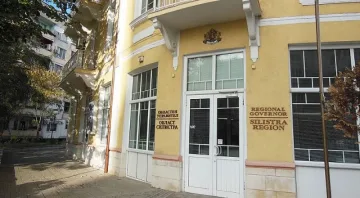 Атакисти блокират Областната администрация в Силистра
