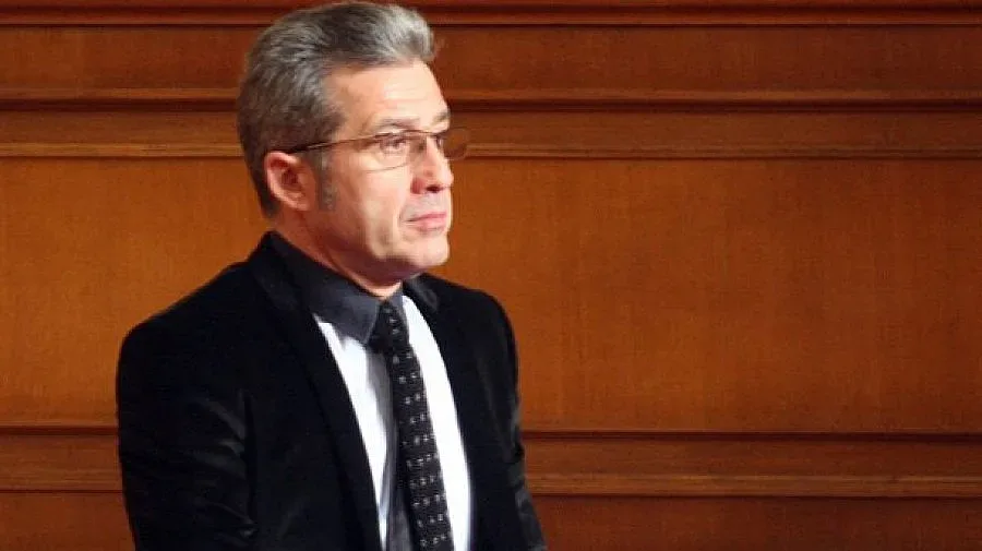 Цонев: Спрете сделката с "Доверие"