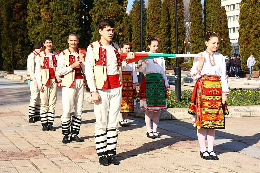 Хлапета танцуват за 50 000 долара