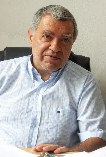 Играта на инат спъва държавата