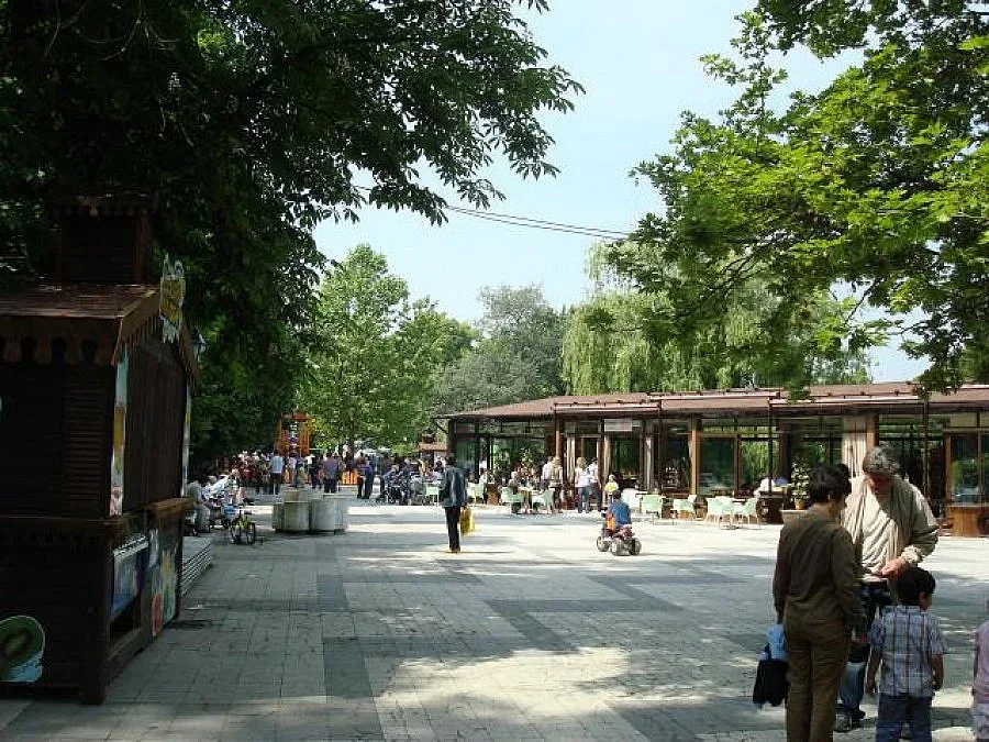 Махат павилионите от Борисовата