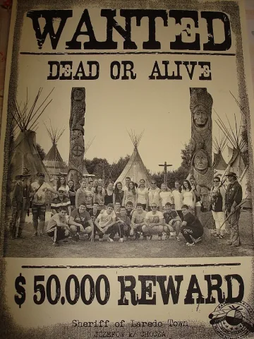 Издирват българчета срещу награда от 50 000 долара