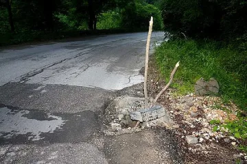 Областен иска от Орешарски ремонта на пътя Пещера-Батак