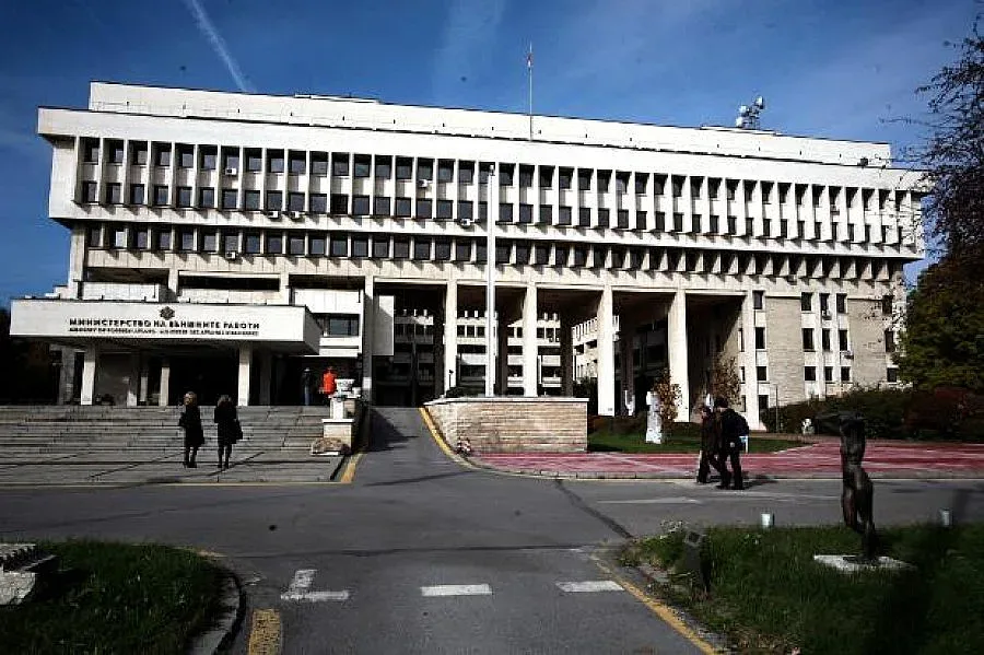 Външно министерство предупреждава за работата в чужбина 