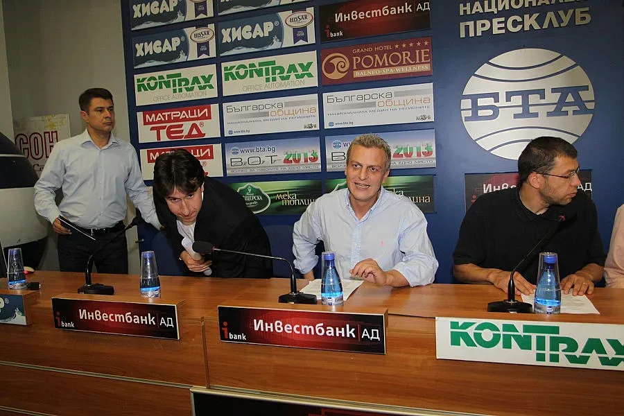 СДС разбуни десния кошер