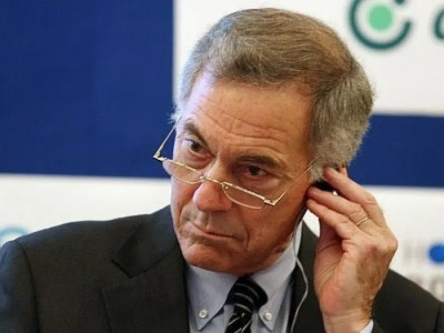 Ханке: За да няма корупция, редуцирайте състава на властта