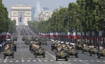 Париж отбеляза Деня на Бастилията