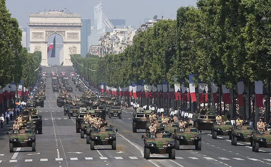 Париж отбеляза Деня на Бастилията