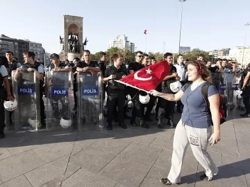 Полицията в Анкара задържа 11 демонстранти