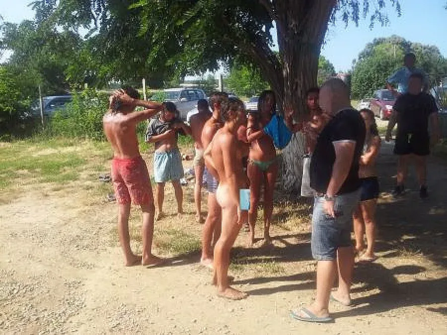 Арестуваха голи гамени на Иракли