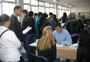 Евростат: Младежката безработица в България е 28%