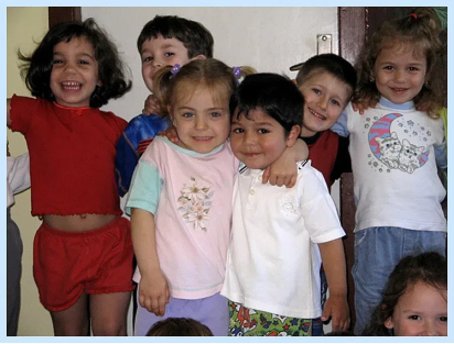 Три деца намериха свой нов дом в Кърджали