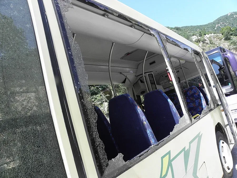 Два автобуса се удариха в Кресненското дефиле