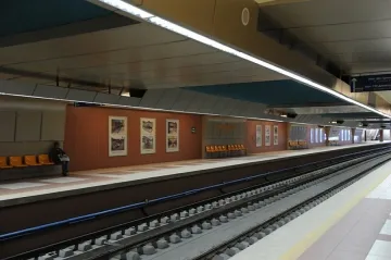 Затовориха метростанция „Г.М.Димитров” заради куфар