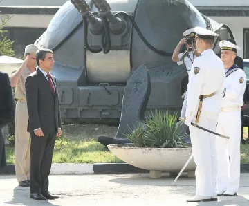 Плевнелиев: Военната реформа трябва да продължи 