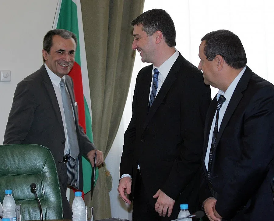 Орешарски обеща резултати по наболели теми до месеци