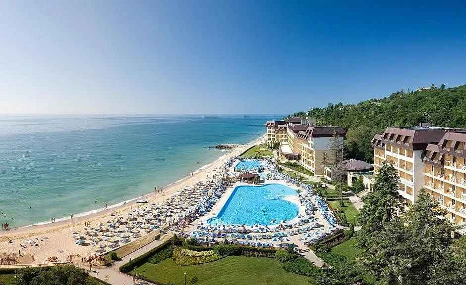 Перлата "Ривиера" се раздели с фамилия Кюлеви. Новият собственик