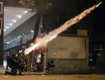 Анархисти и 12 ареста в Рио Де Жанейро 