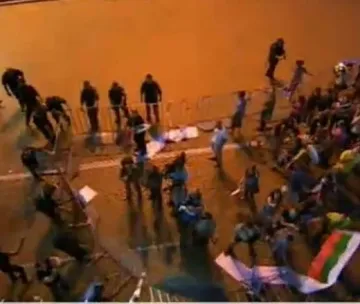 Опит за щурм срещу парламента