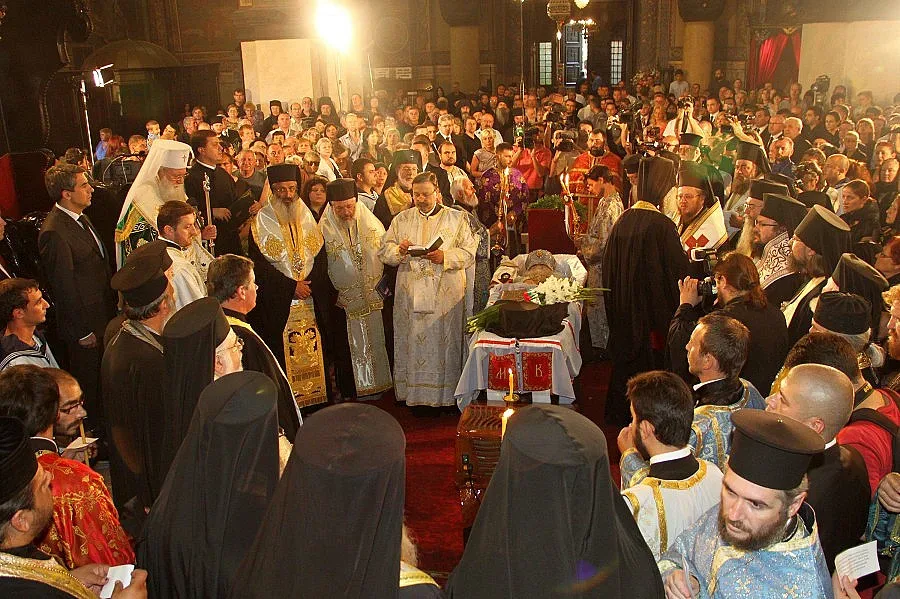 Кирил пое към небето с "Христос воскресе"