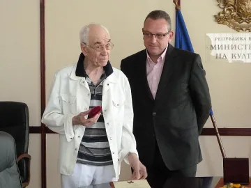 Наградиха със „Златен век" актьора Мирослав Миндов