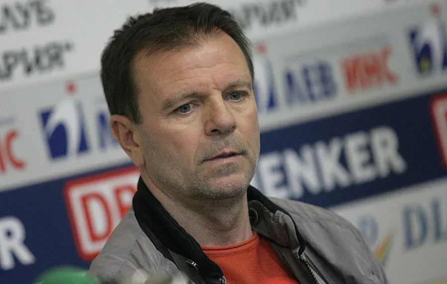 Скриха ЦСКА, представят Младенов в понеделник